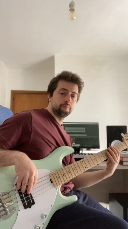 Demo video thumbnail - Stefano D'Angelo playing bass