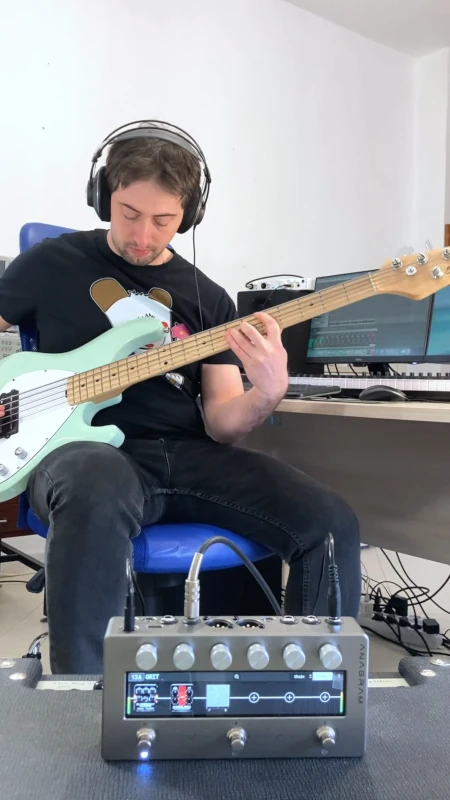 Demo video thumbnail - Stefano D'Angelo playing bass with a Darkglass Anagram in foreground