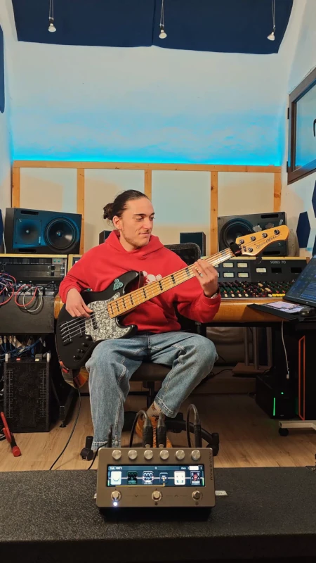 Demo video thumbnail - Giovanni Galdo playing bass in studio with a Darkglass Anagram in foreground