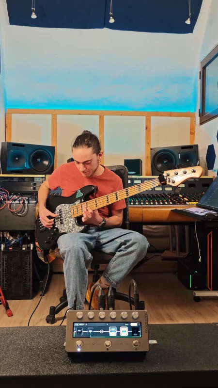 Demo video thumbnail - Giovanni Galdo playing bass in studio with a Darkglass Anagram in foreground