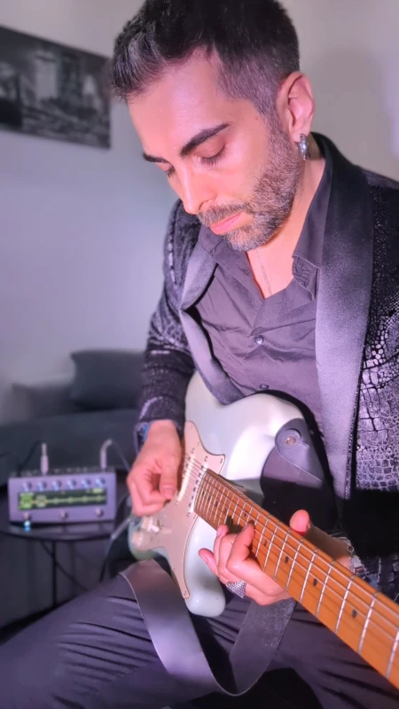 Demo video thumbnail - Giuseppe Monzo playing guitar with a Darkglass Anagram